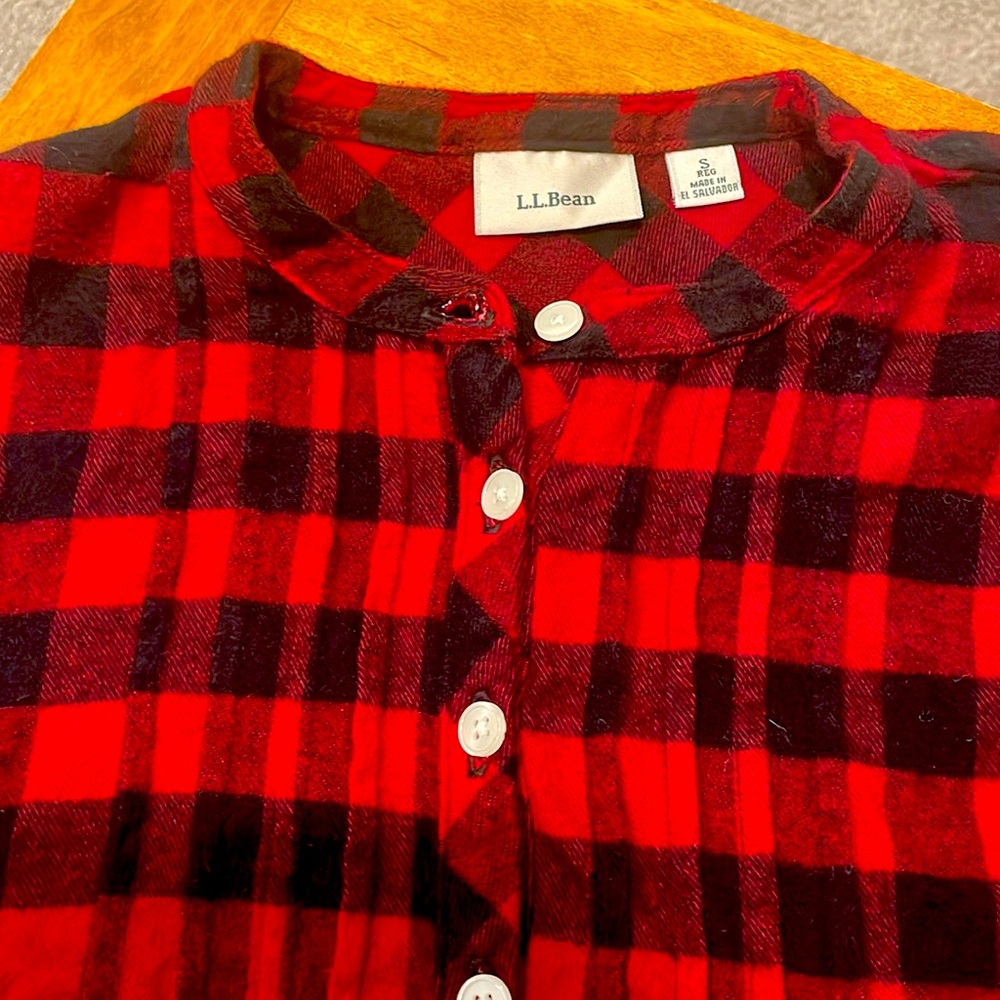 LLBean women’s flannel nightgown with pockets size small